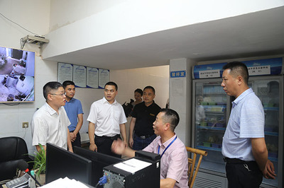 筑牢校園安全防線，賦能智慧后勤服務(wù)——省教育廳領(lǐng)導(dǎo)蒞臨射洪中學(xué)調(diào)研食品安全及食堂信息化建設(shè)工作