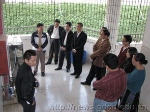 聚焦學(xué)生關(guān)切，共商解決方案 后勤管理部門深入男生公寓現(xiàn)場(chǎng)研討熱水供應(yīng)優(yōu)化